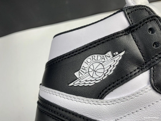 Air Retro (2014) Black 1 555088-010 White Jordan 0818
